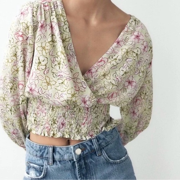 Zara Tops - Zara Floral Blouse EUC Size M